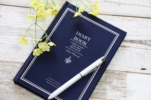 育児日記ってどんなもの？育児日記のメリットとおすすめの日記帳とアプリをご紹介！