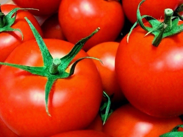 栄養たっぷり♪「トマト」を使った離乳食♡基本の調理法と注意点