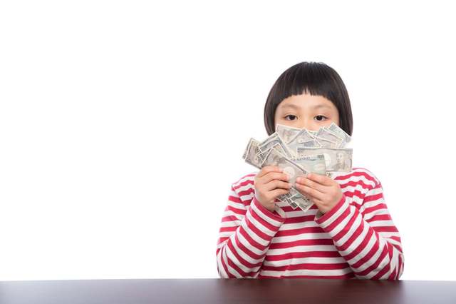 子供にお金のことどう教える？お金の教育の必要性と教え方のコツ