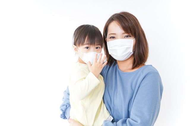 病気予防や花粉症対策に！マスクをつけていたら大丈夫って本当？正しい知識で家族の健康を守ろう