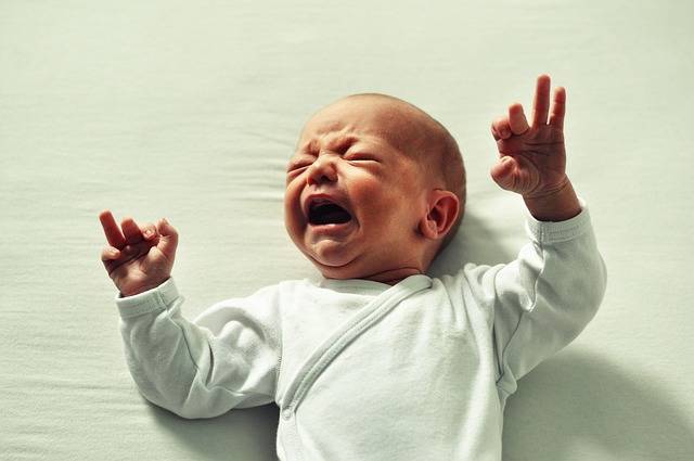 どうして泣くの？夜泣きの原因や対策を知って赤ちゃんと共に夜を乗り切ろう！