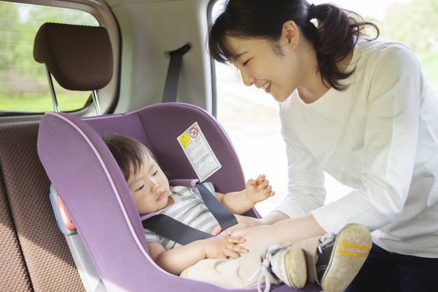 自動車のチャイルドシートは新生児から何歳まで？年齢別おすすめ商品やお得なレンタルをご紹介
