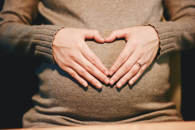 妊娠中におすすめ＆悪影響な食べ物や飲み物とは？妊娠中も健康・快適に食事をするコツ